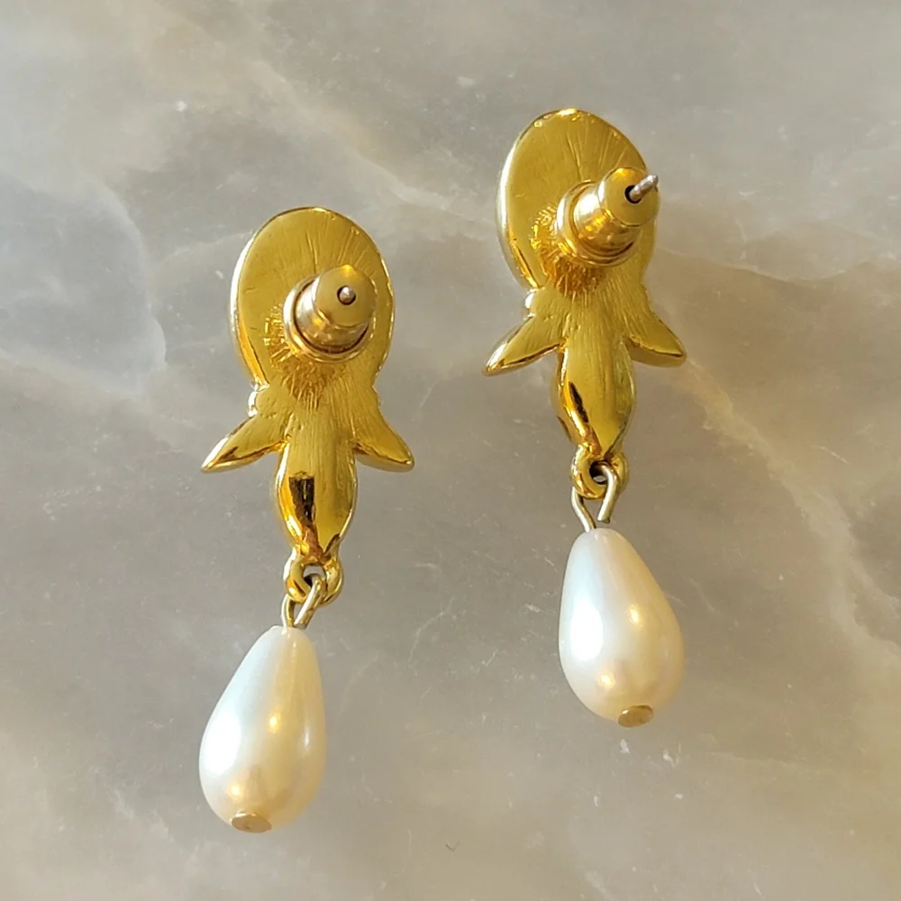 Marvella Signed Vintage Faux Pearl Gold Tone Leaf Drop Earrings Marquise Crystal